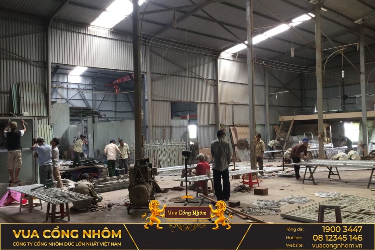 Vua cổng nhôm