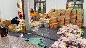 Mọi người chuẩn bị trước chuyến đi